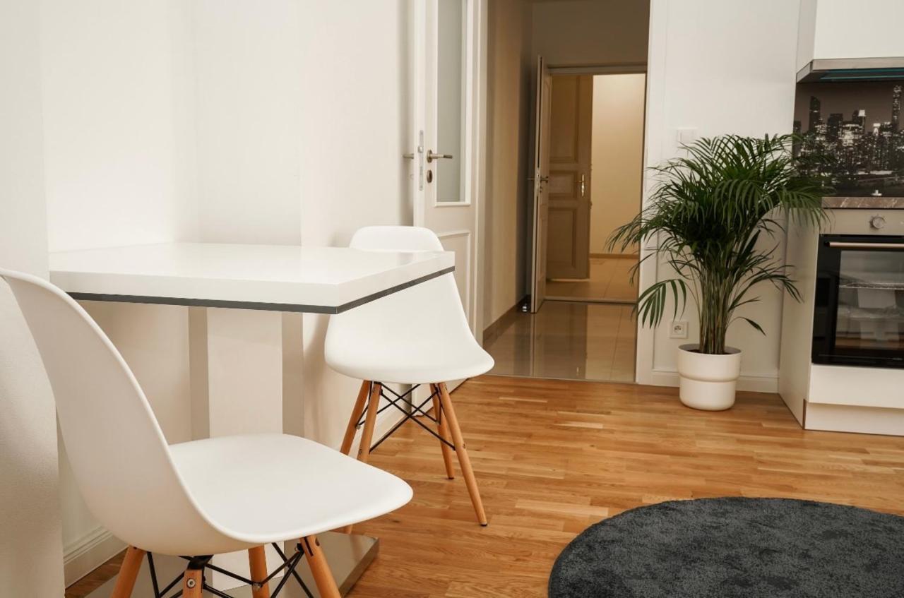 City Centre 1 309 Apartment *